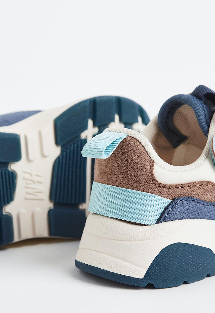 H&M - Appliquéd trainers - light blue mickey mouse