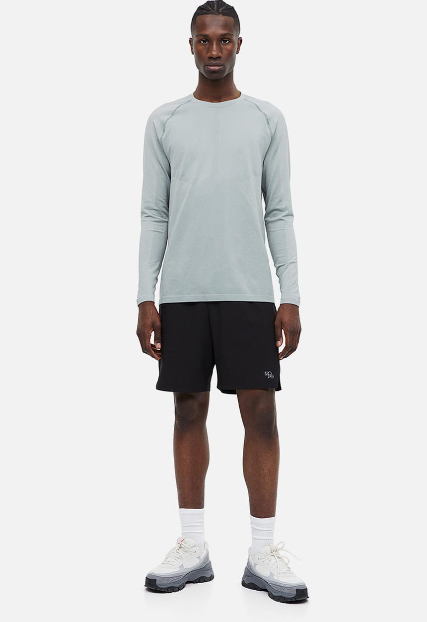 H&M - Drymove™ sports shorts - black