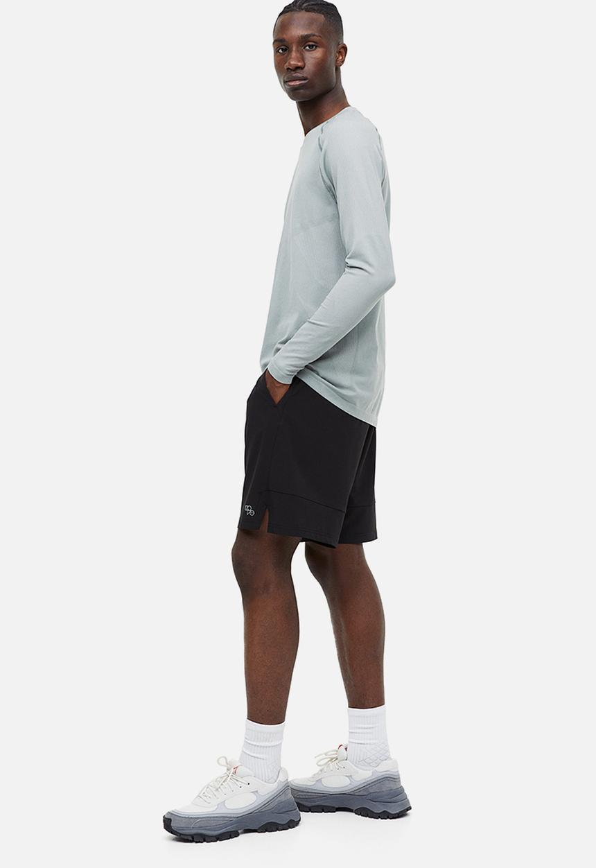 H&M - Drymove™ sports shorts - black