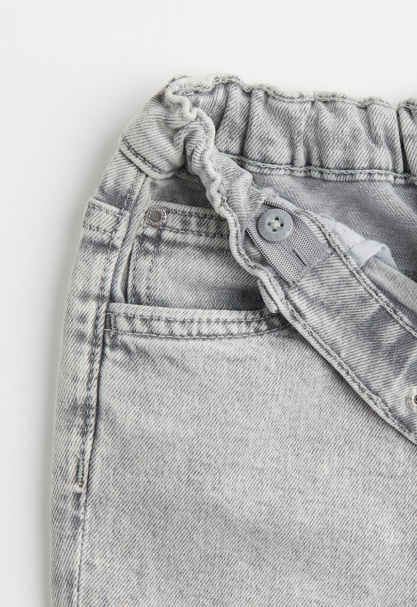 H&M - Comfort stretch loose fit denim shorts - pale denim grey 