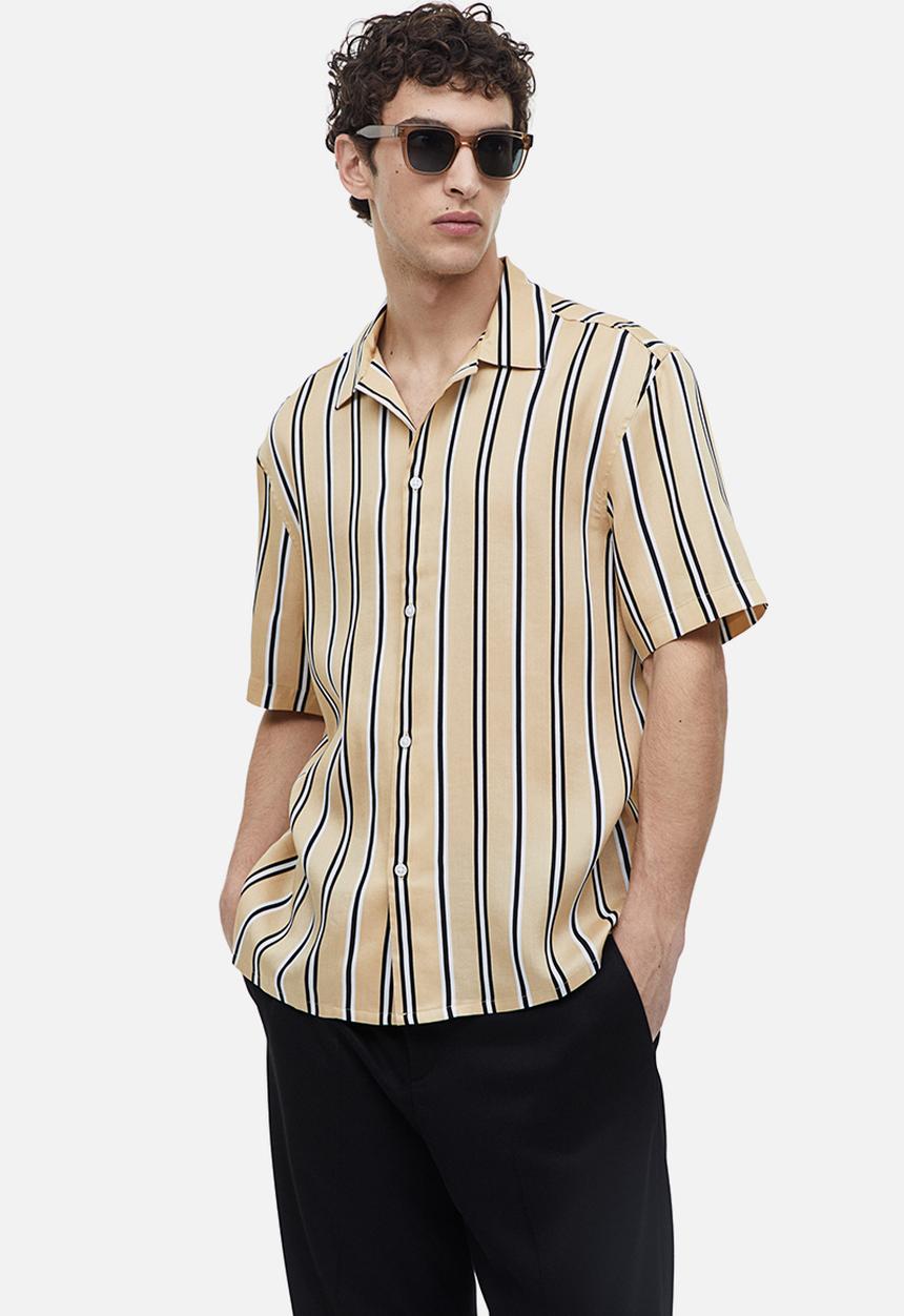 H&M - Regular fit short-sleeved lyocell shirt - beige