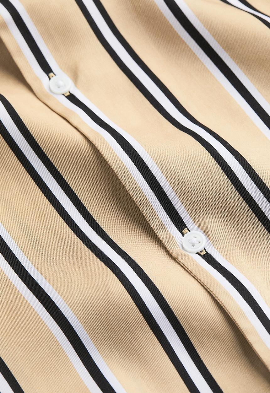 H&M - Regular fit short-sleeved lyocell shirt - beige