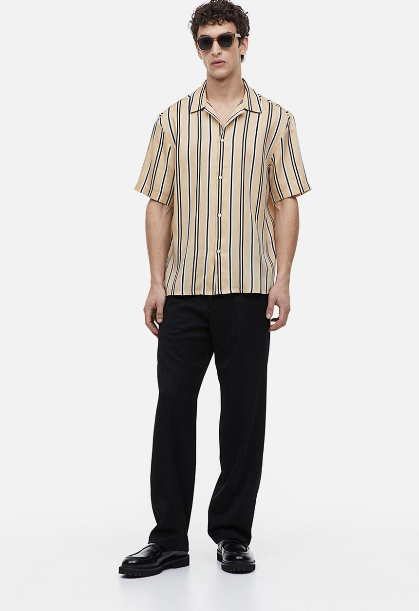 H&M - Regular fit short-sleeved lyocell shirt - beige