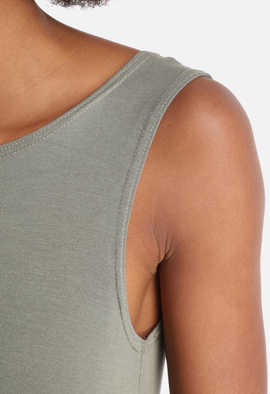 Influence. - Sleeveless Side Split Top