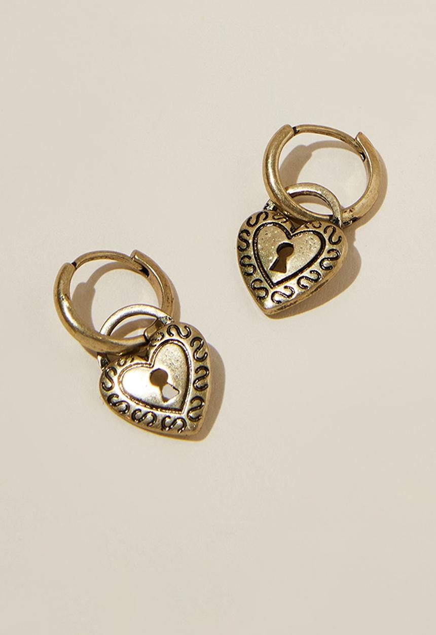 Rubi - Mid charm earring - gold plated burnished heart padlock