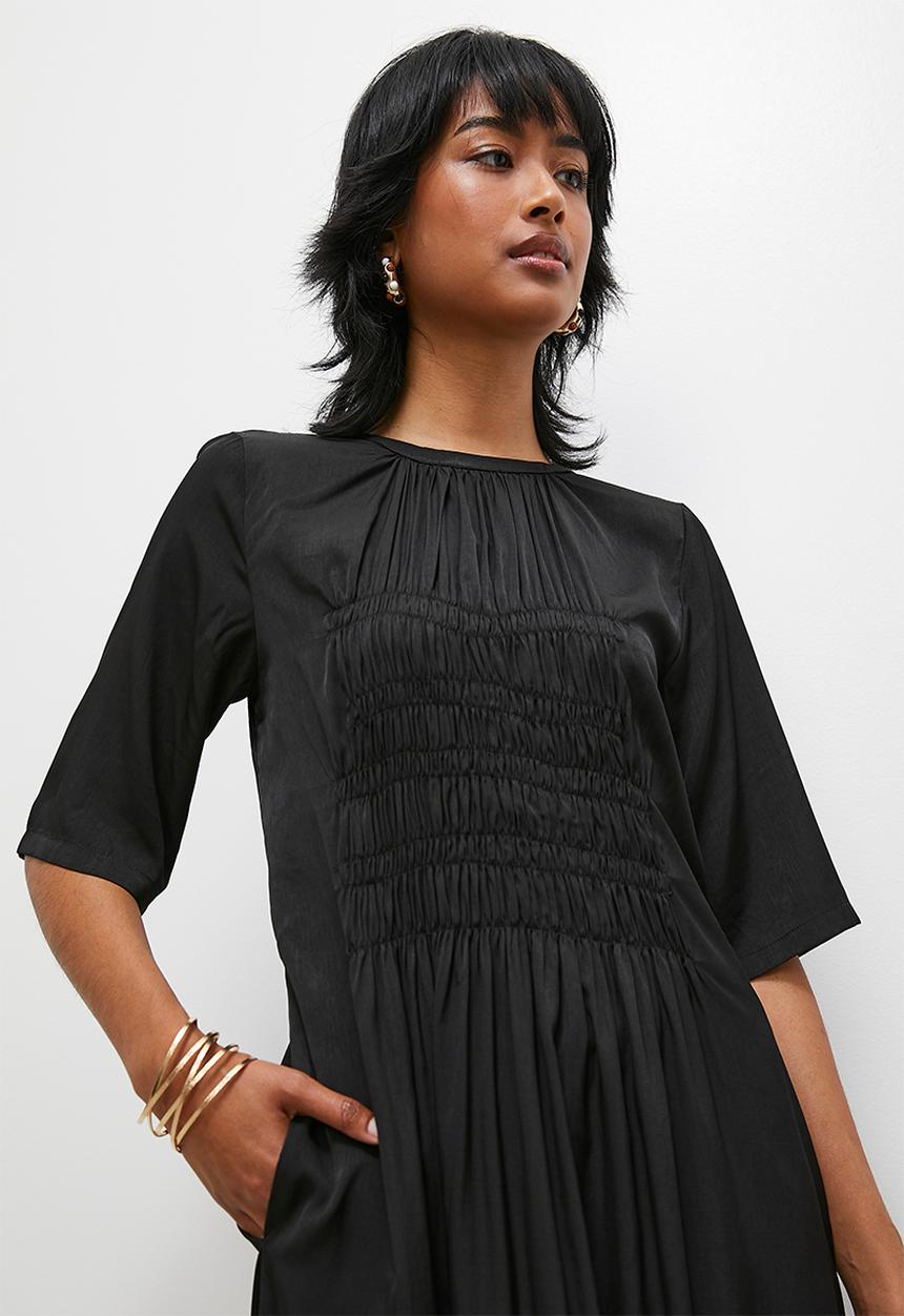 Superbalist - Shirring short sleeve dress - black