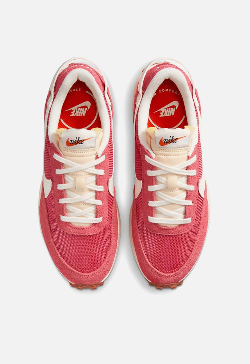 Nike - Waffle Debut