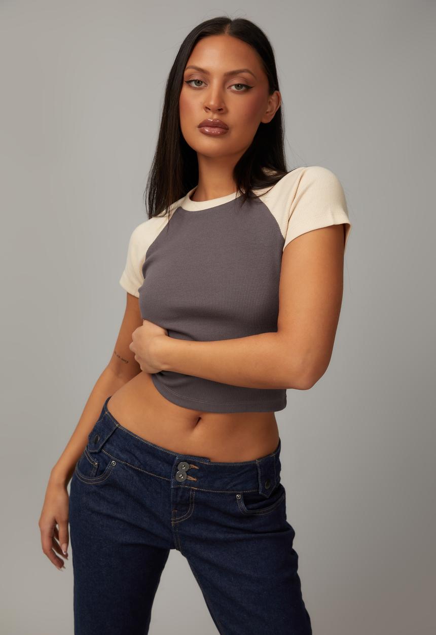 Factorie - Raglan fitted tee -  dark choc & utility tan