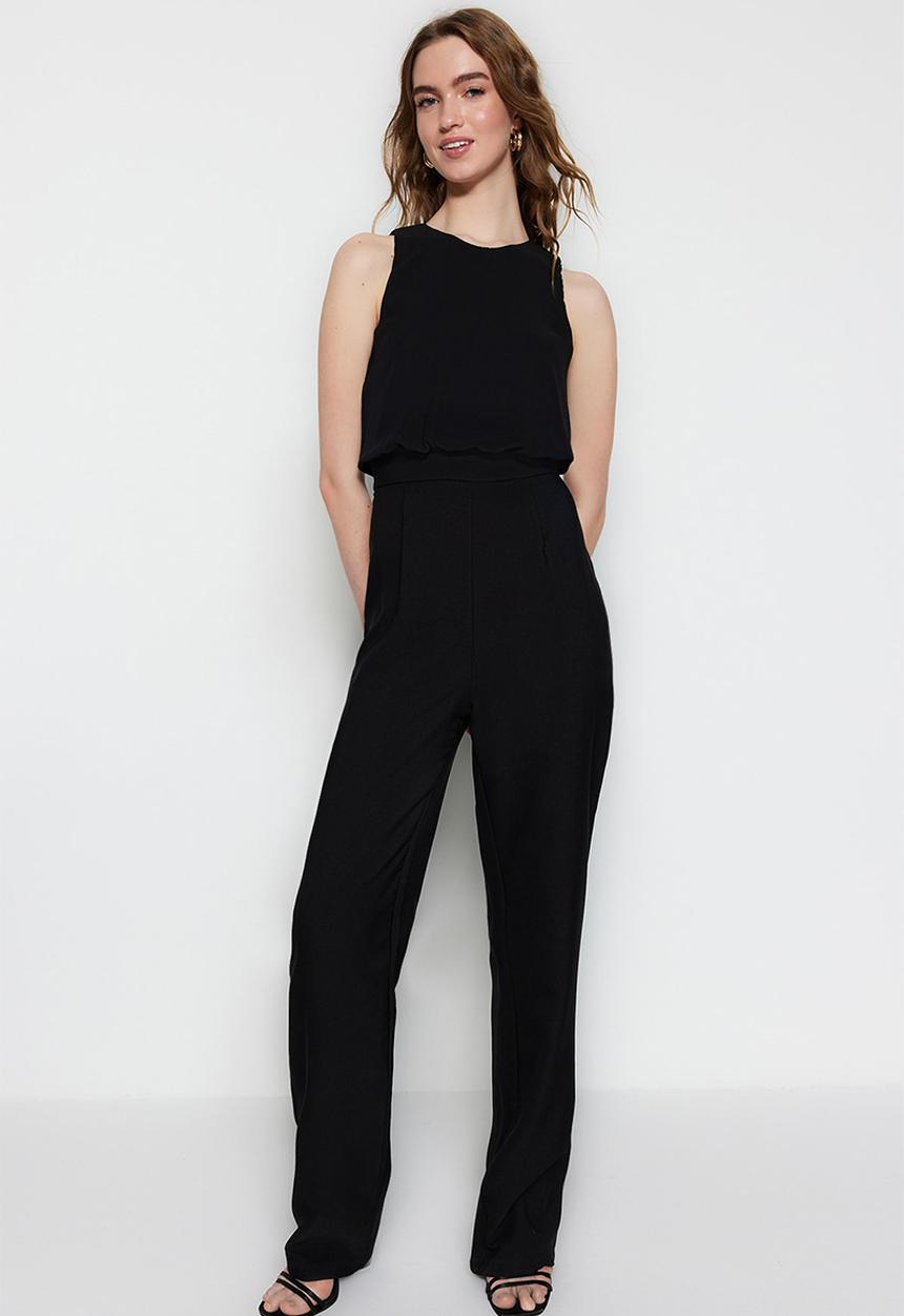 Trendyol - Fitted sleeveless long jumpsuit - black