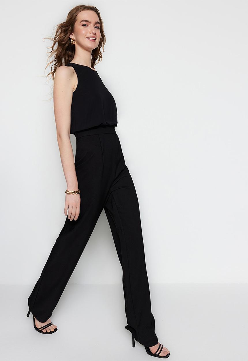 Trendyol - Fitted sleeveless long jumpsuit - black