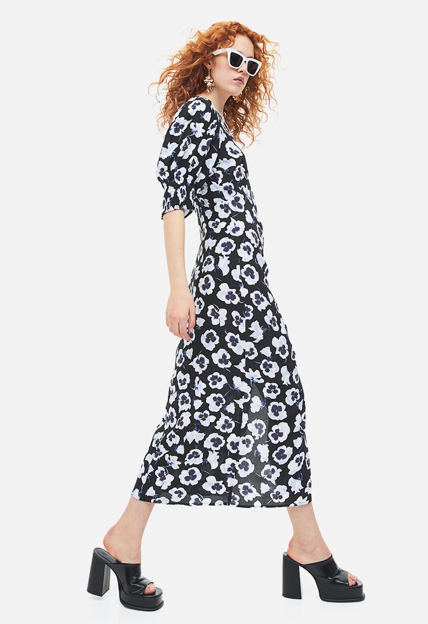 H&M - Puff-sleeved crêpe dress - black floral