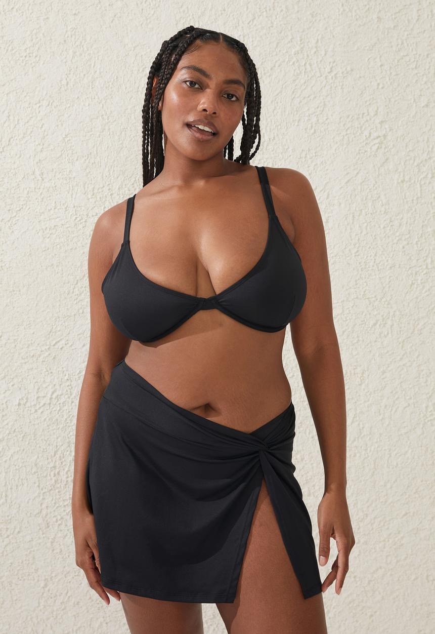 Cotton On - Plus twist front swim skirt - black