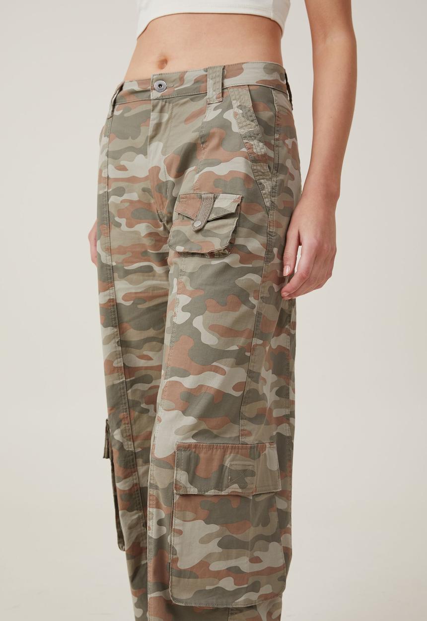 Cotton On - Hayden cargo pant - rory camo portabella