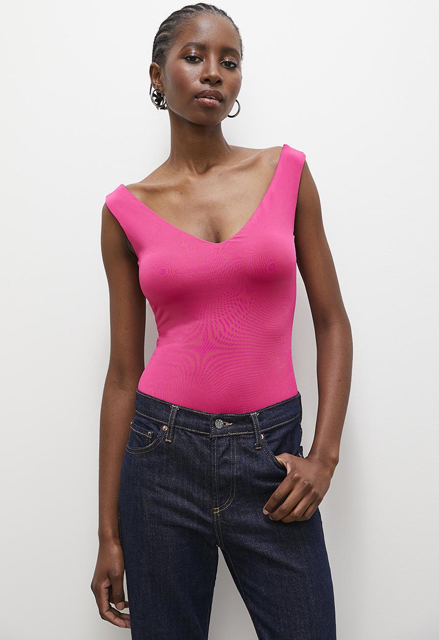 Superbalist - Off the shoulder V bodysuit - pink