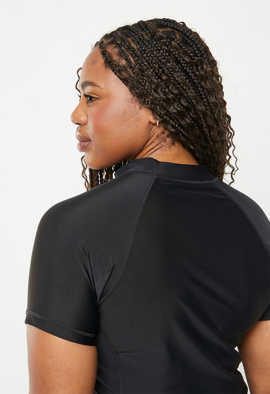 Lizzy - Plus coulter cap sleeve rashie - black