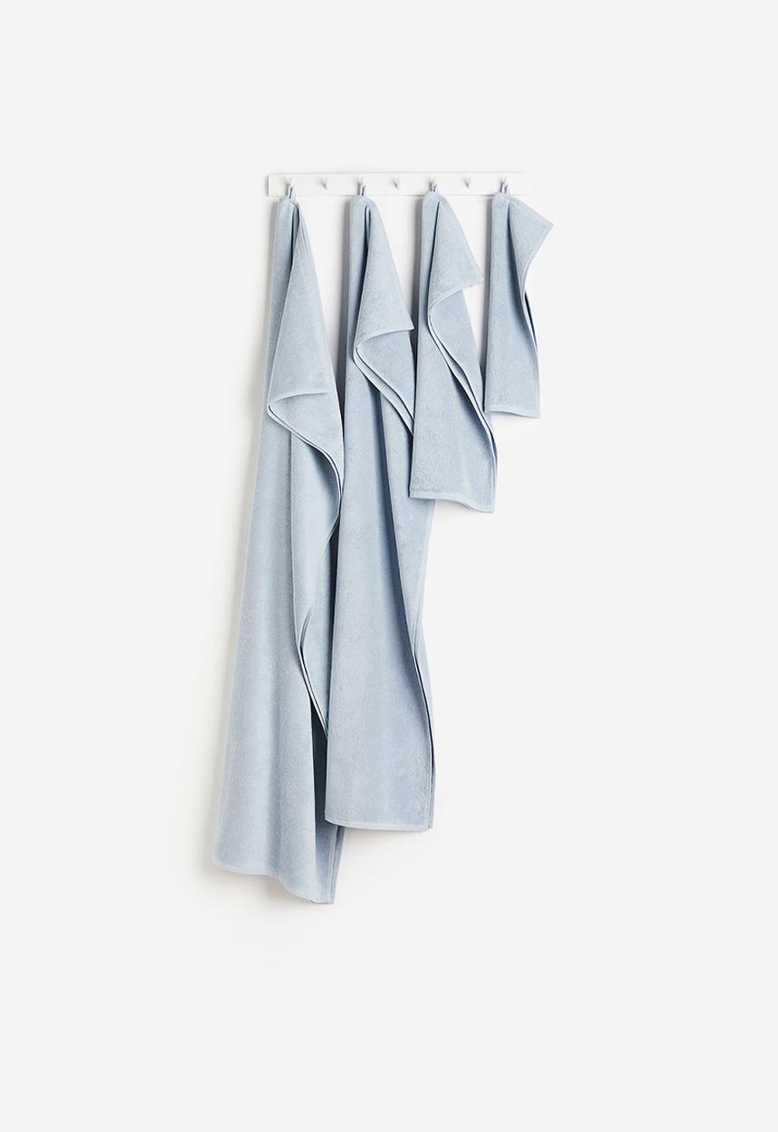 H&M - Cotton terry bath sheet - light blue 