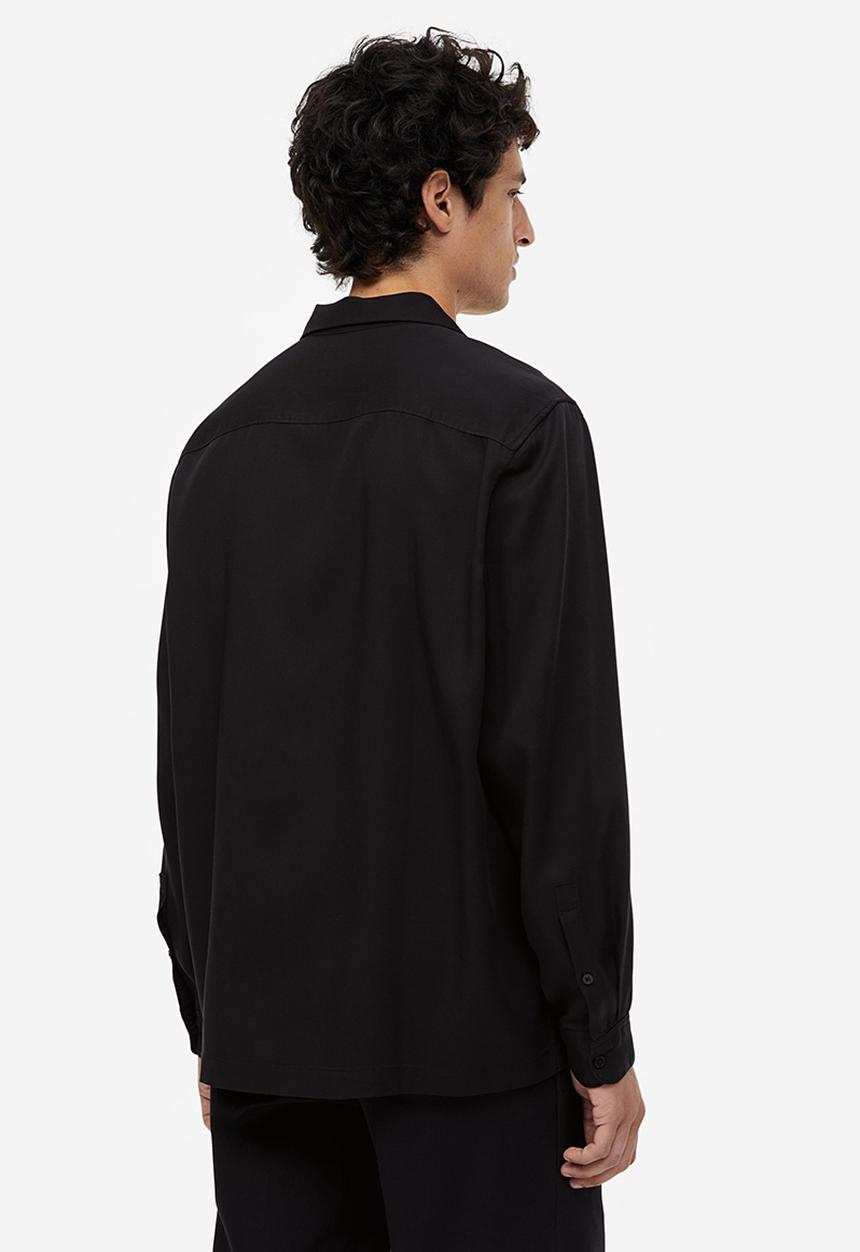 H&M - Regular fit long-sleeved lyocell resort shirt - black