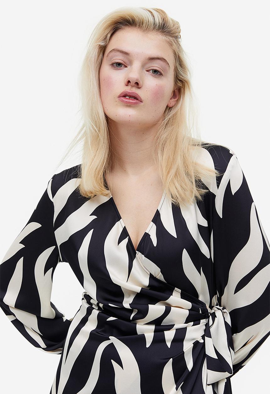 H&M - Balloon-sleeved wrap dress - black patterned