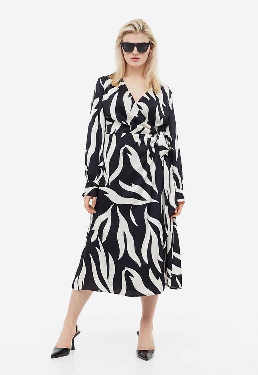 H&M - Balloon-sleeved wrap dress - black patterned