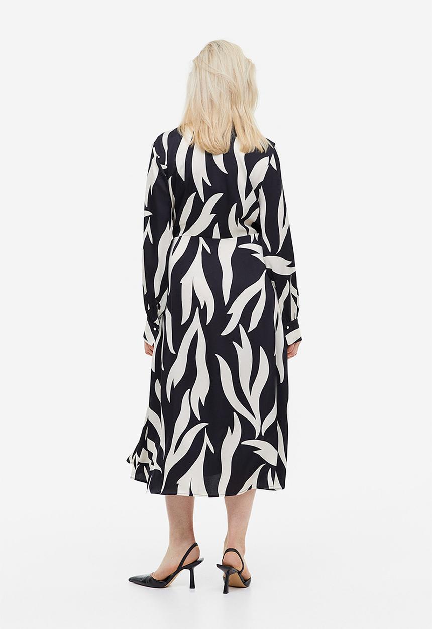 H&M - Balloon-sleeved wrap dress - black patterned
