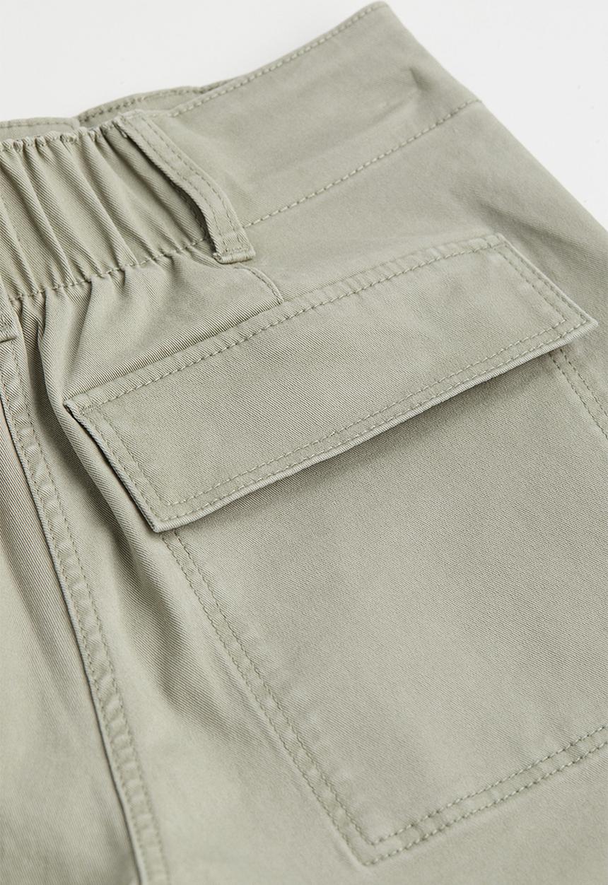 H&M - Cotton twill shorts - light khaki green 