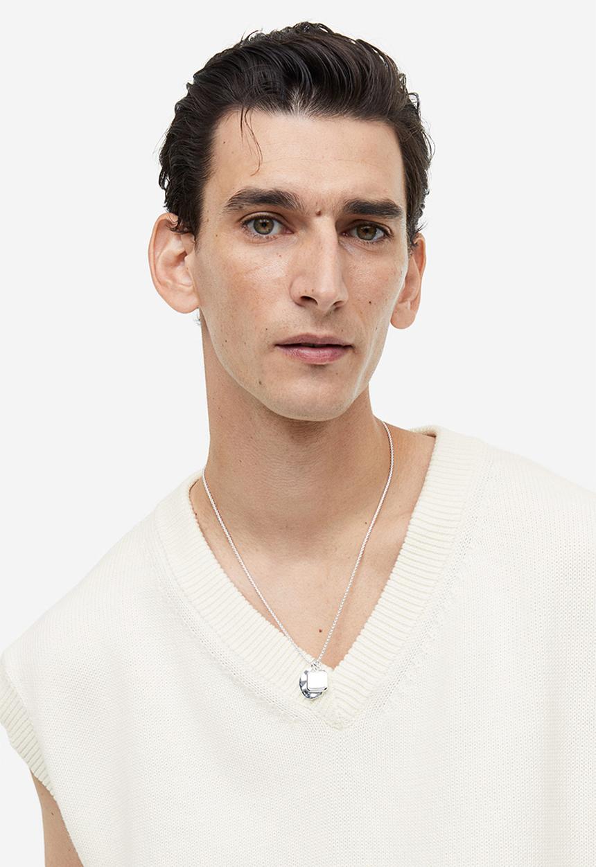 H&M - Relaxed fit v-neck sweater vest - white