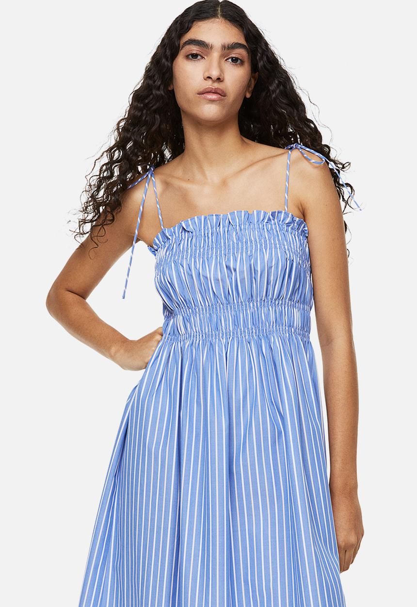 H&M - Smocked seersucker dress - blue