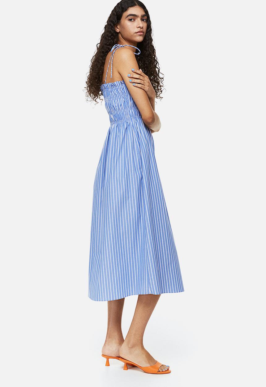 H&M - Smocked seersucker dress - blue