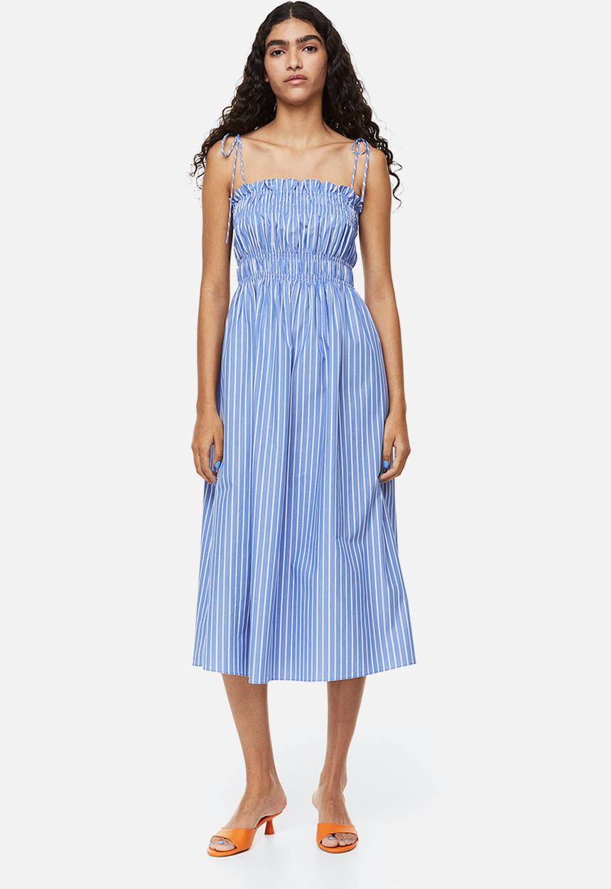 H&M - Smocked seersucker dress - blue