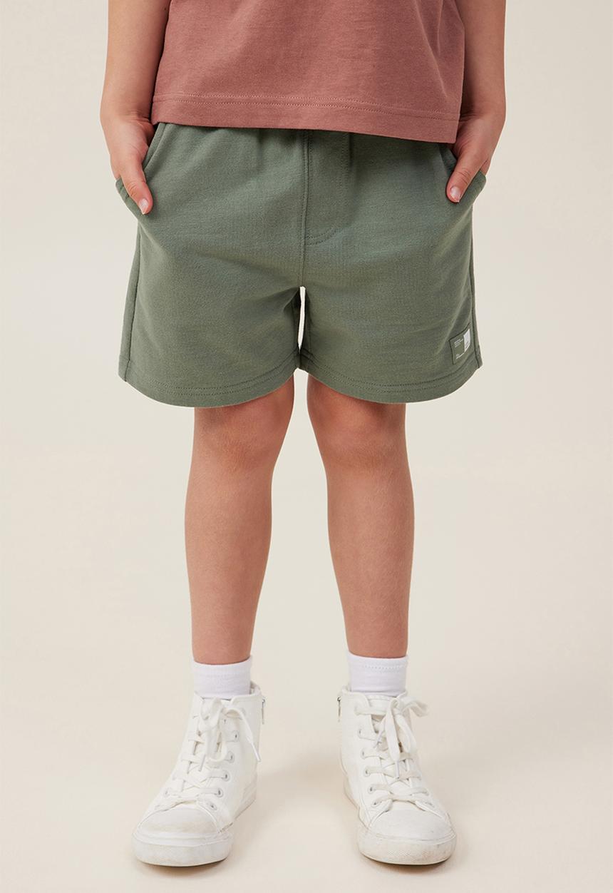 Cotton On - Henry slouch short - swag green core