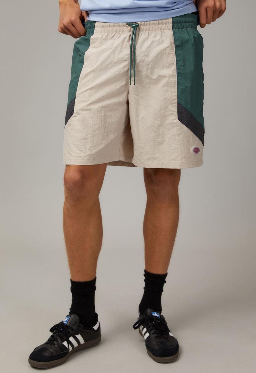 Factorie - Half half street short - beige/evergreen slate