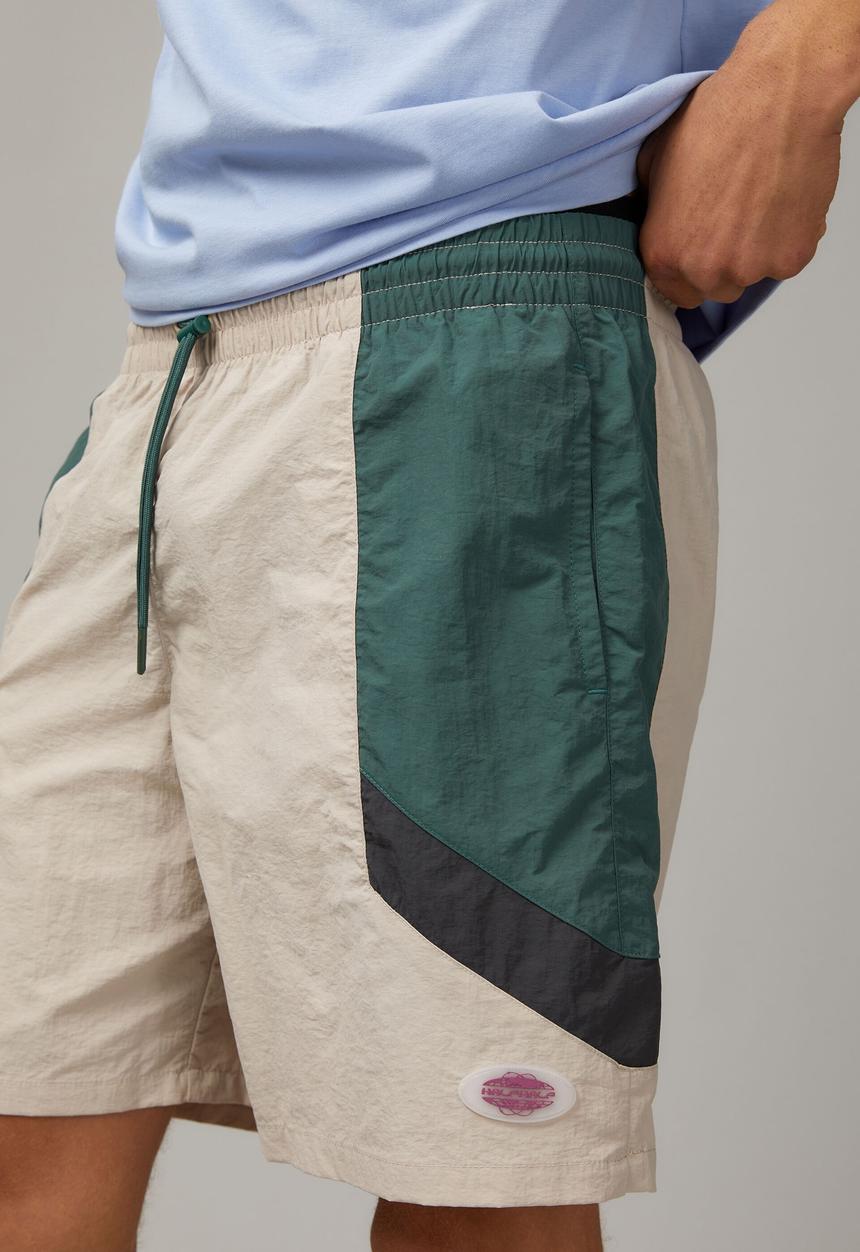 Factorie - Half half street short - beige/evergreen slate