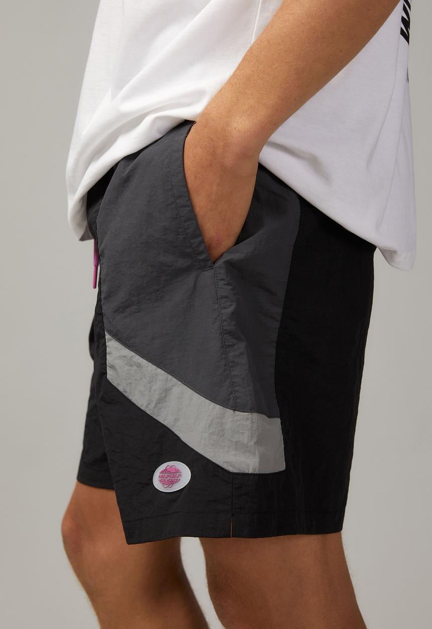 Factorie - Half half street short - black/slate magenta