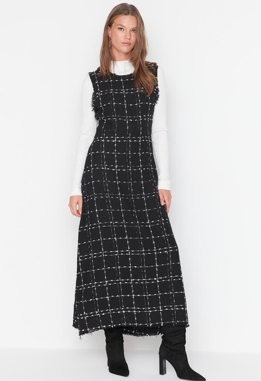 Trendyol - Modest textured dress - black