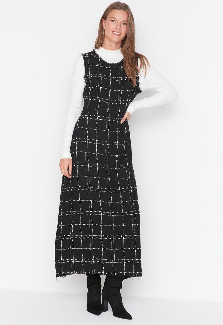 Trendyol - Modest textured dress - black