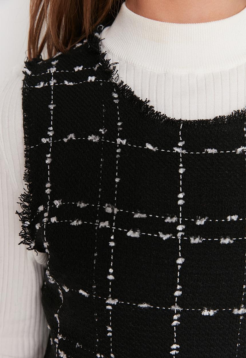 Trendyol - Modest textured dress - black