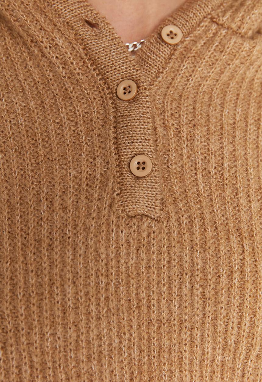 Trendyol - Long sleeve hooded sweater - camel
