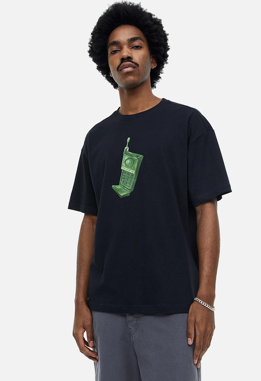 H&M - Relaxed fit printed T-shirt - black phone 