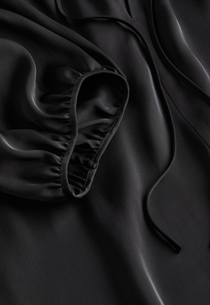 H&M - Oversized tie-top blouse - black