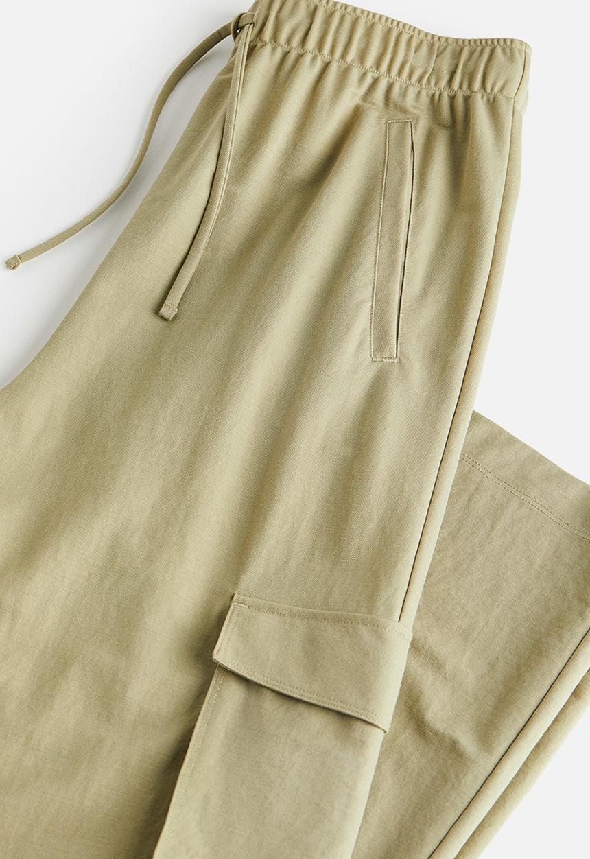 H&M - Pull-on cargo trousers - light khaki green 