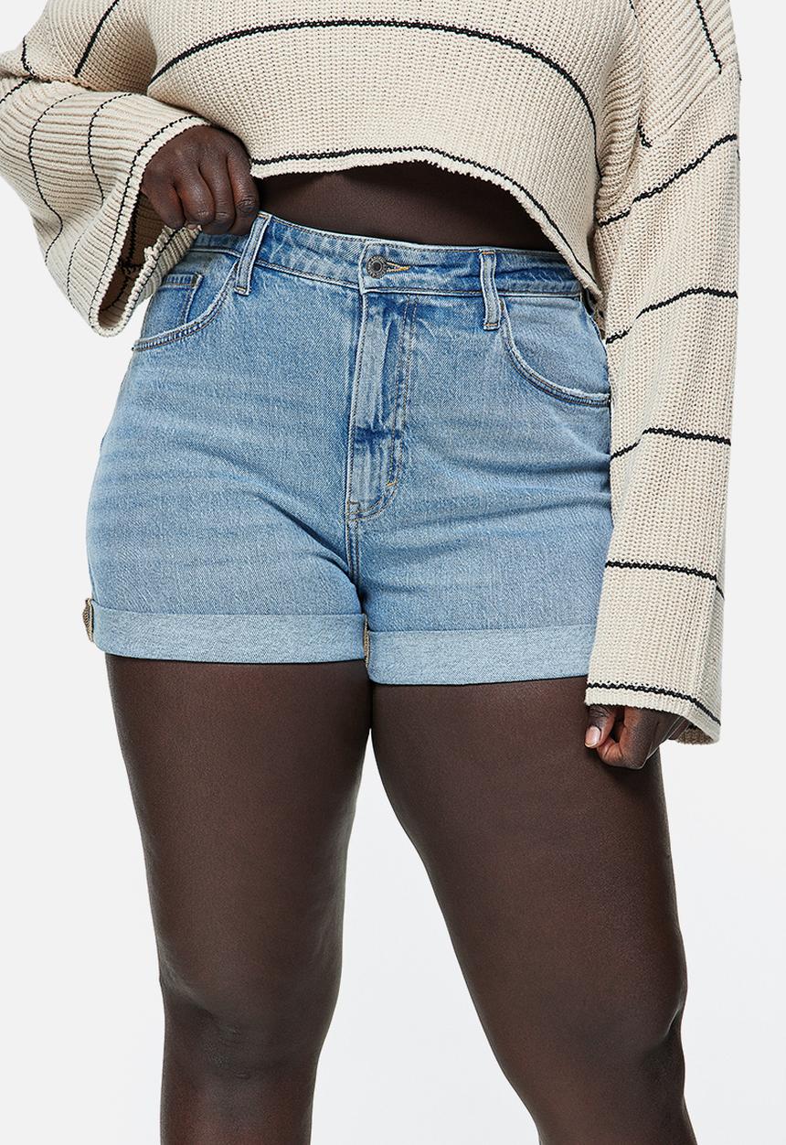 H&M - Curvy fit mom high denim shorts - light denim blue