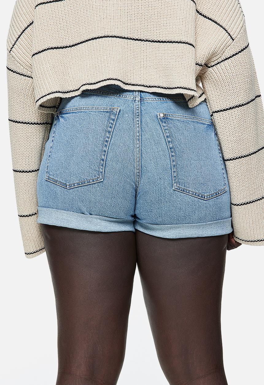 H&M - Curvy fit mom high denim shorts - light denim blue