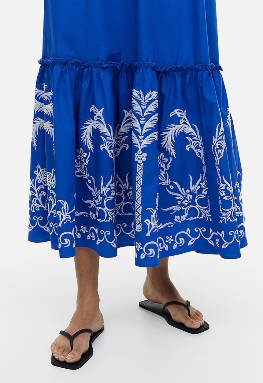 H&M - Embroidered cotton dress - bright blue 