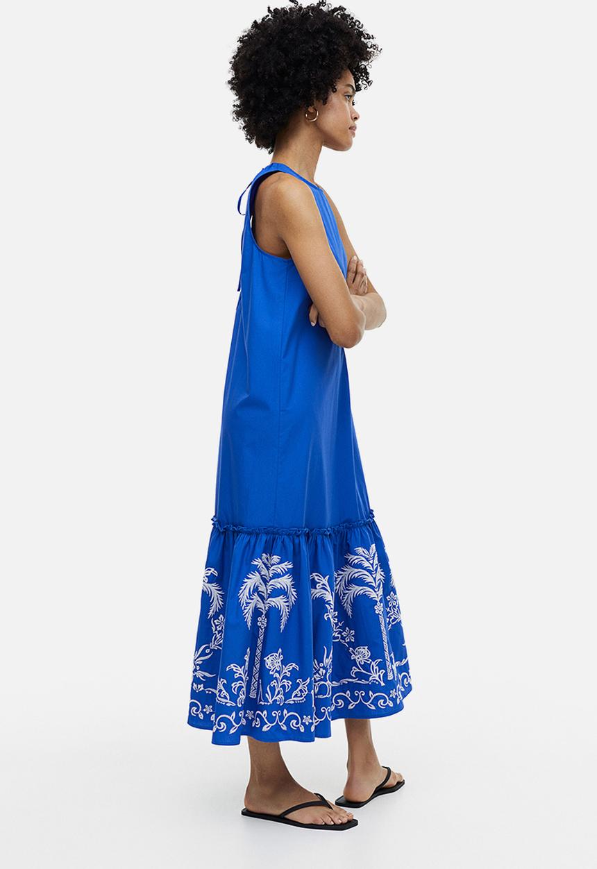 H&M - Embroidered cotton dress - bright blue 