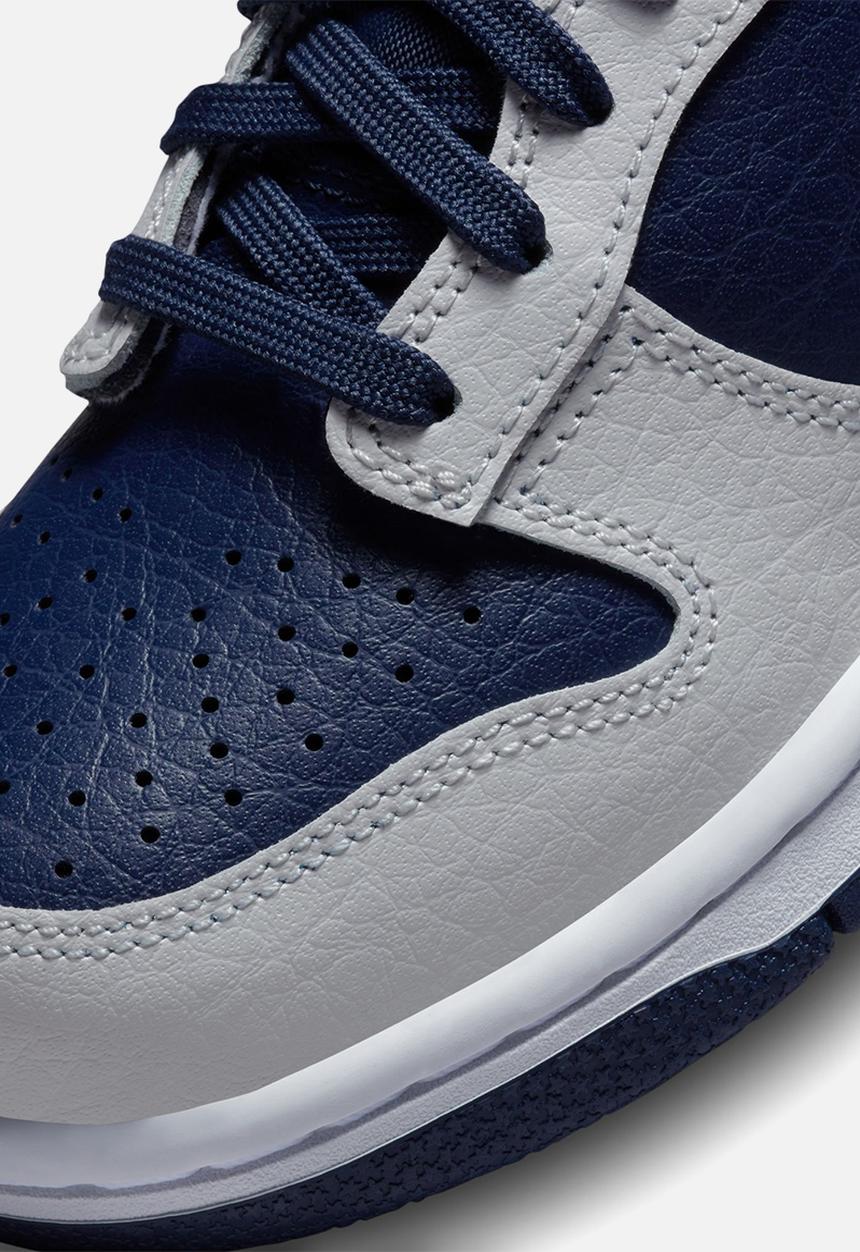 Nike - Nike Dunk low bg - ptndst/white