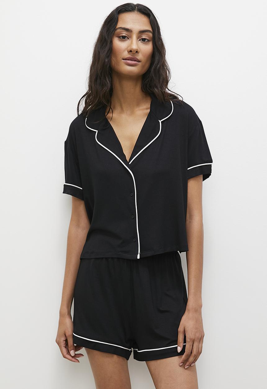 Superbalist - Soft knit piping set - black with ecru piping