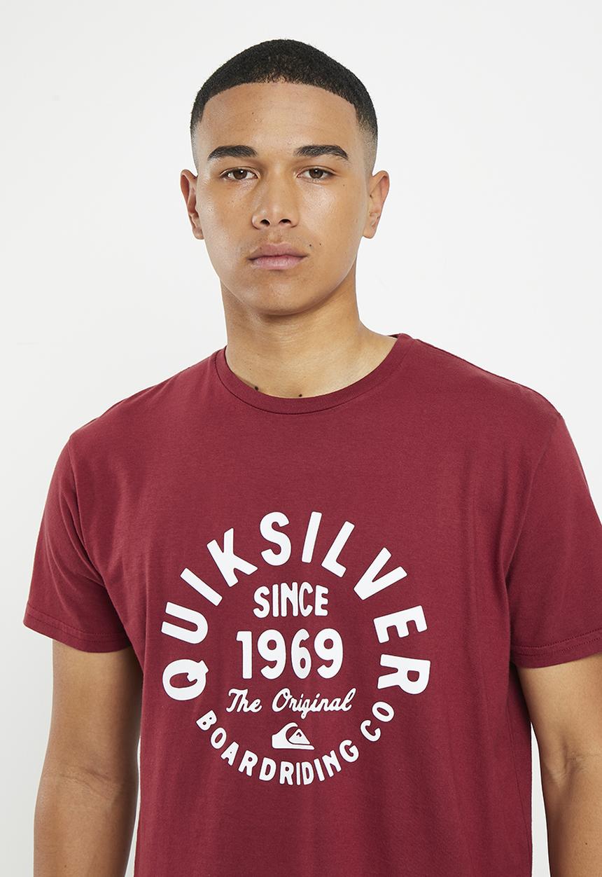 Quiksilver - Circled script front short sleeve - burgundy 