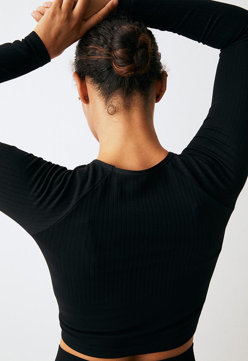 H&M - Drymove™ seamless cropped sports top - black