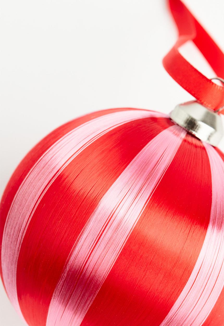 H&M - Satin thread bauble - pink & red 