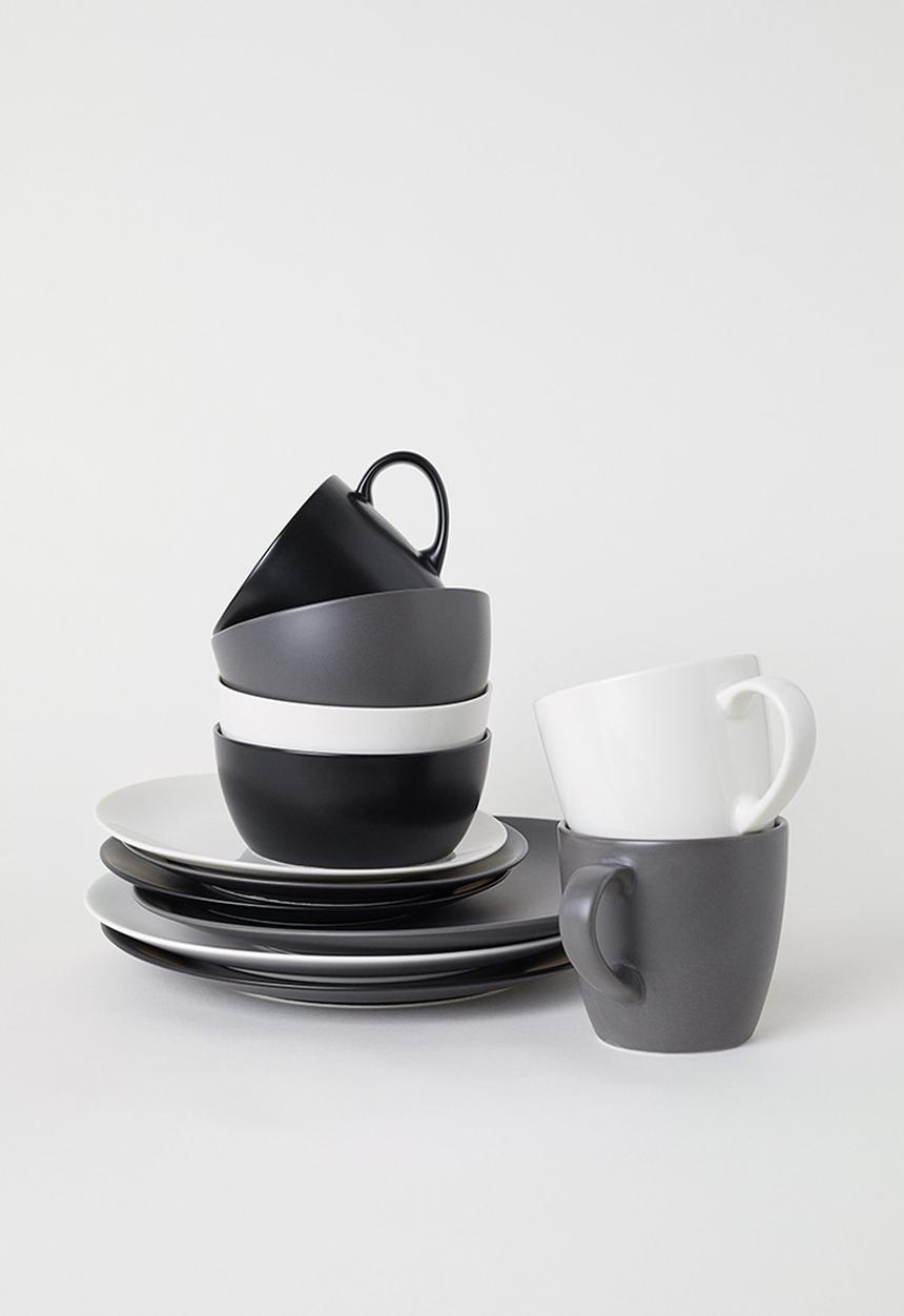 H&M - Porcelain bowl - black